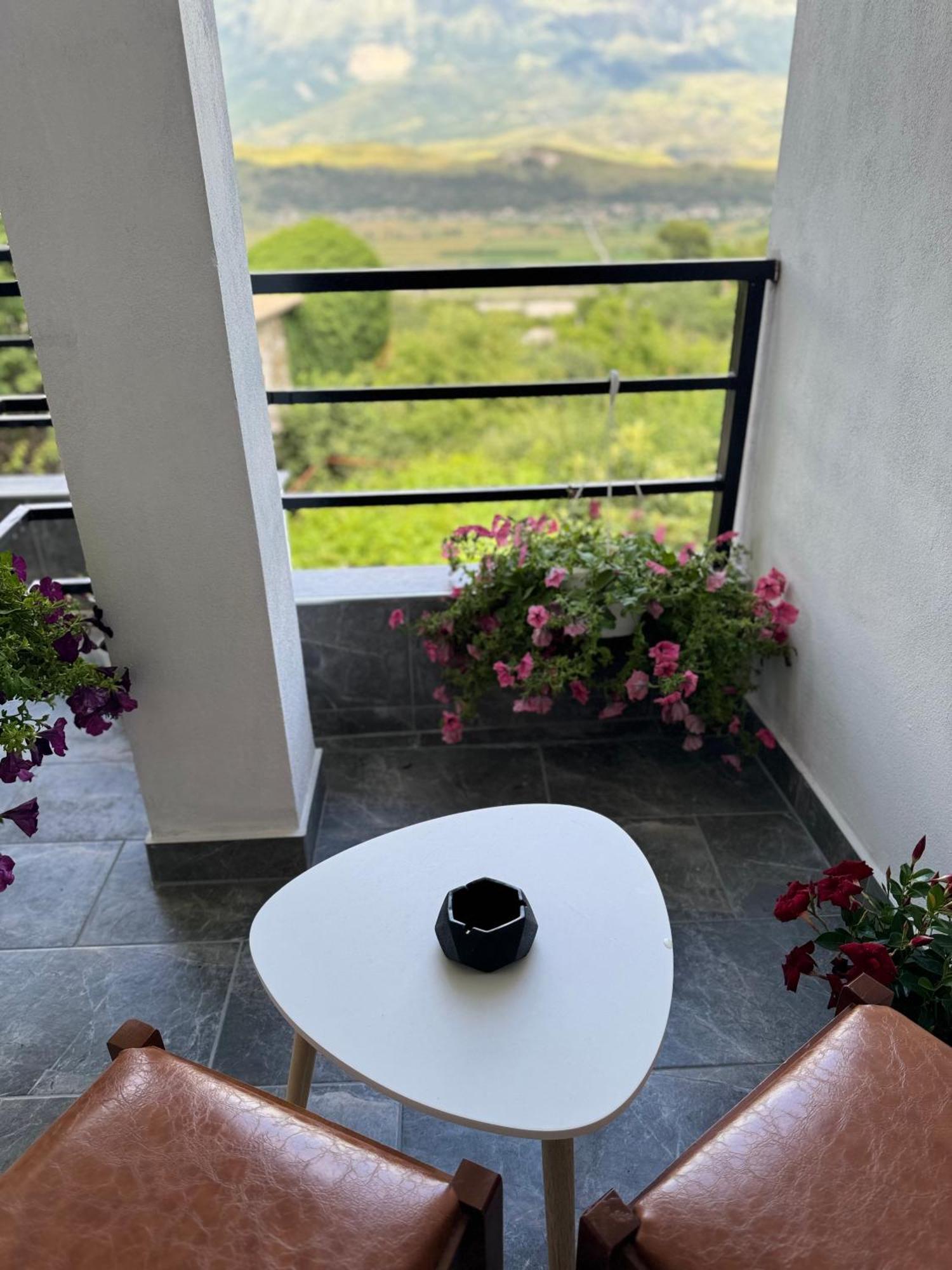 Guva Guest House Gjirokastër Eksteriør billede